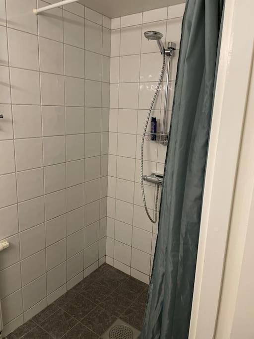 סונדסוואל Egen Laegenhet Pa Soedermalm Naera Centrum מראה חיצוני תמונה